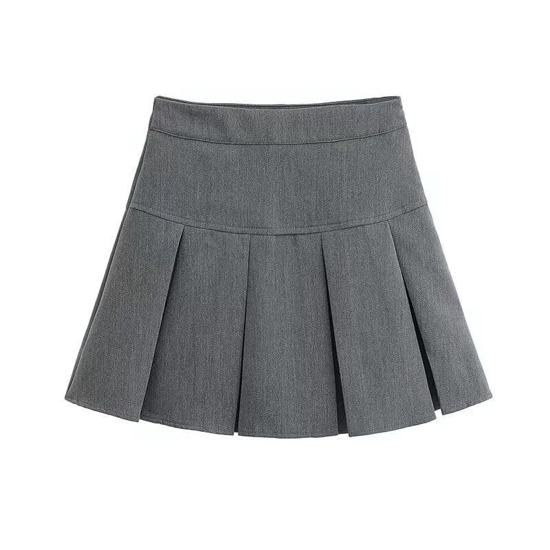 High waisted pleated skirt