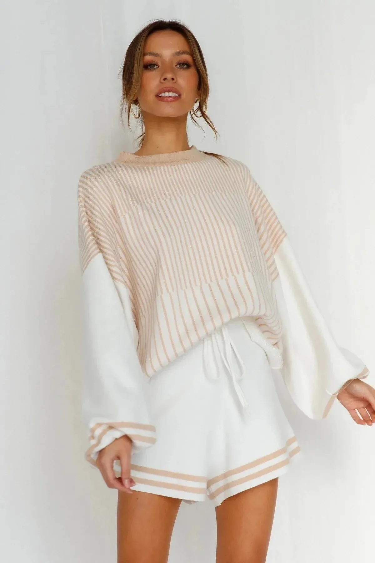 Relaxed Lounge Wear Two-Piece Set with Drop-Shoulder Sweatshirt & Shorts