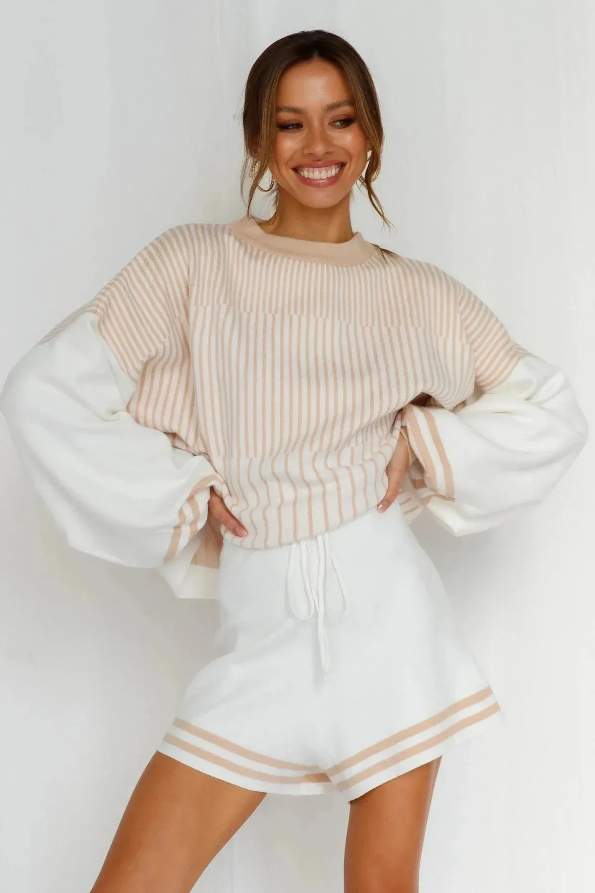 Relaxed Lounge Wear Two-Piece Set with Drop-Shoulder Sweatshirt & Shorts