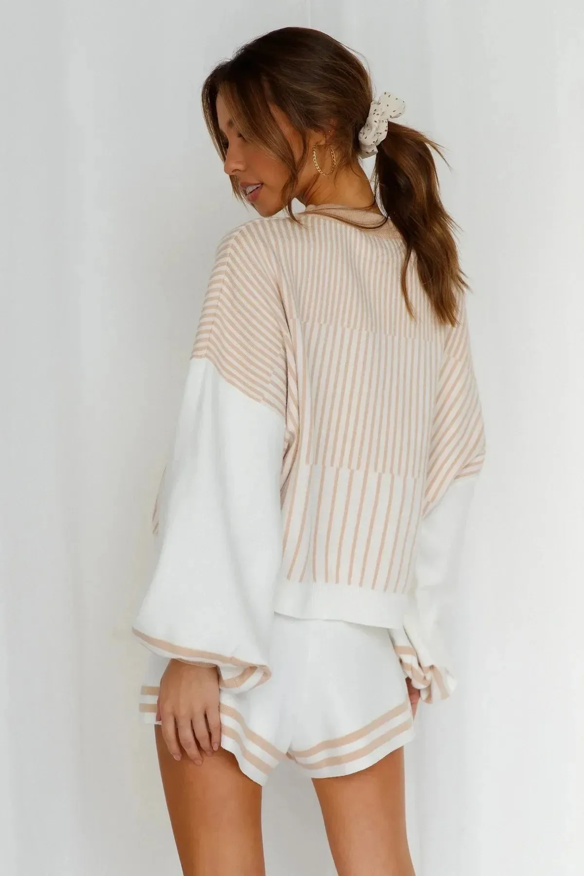 Relaxed Lounge Wear Two-Piece Set with Drop-Shoulder Sweatshirt & Shorts