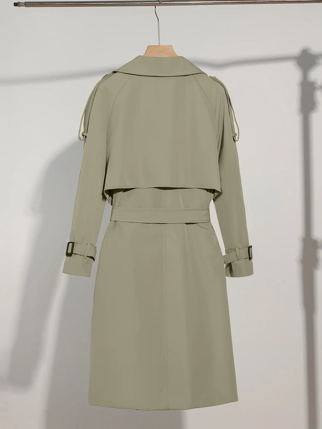 Women's Elegant Long Trenchcoat with Shoulder Straps | Ideal for Autumn/Winter